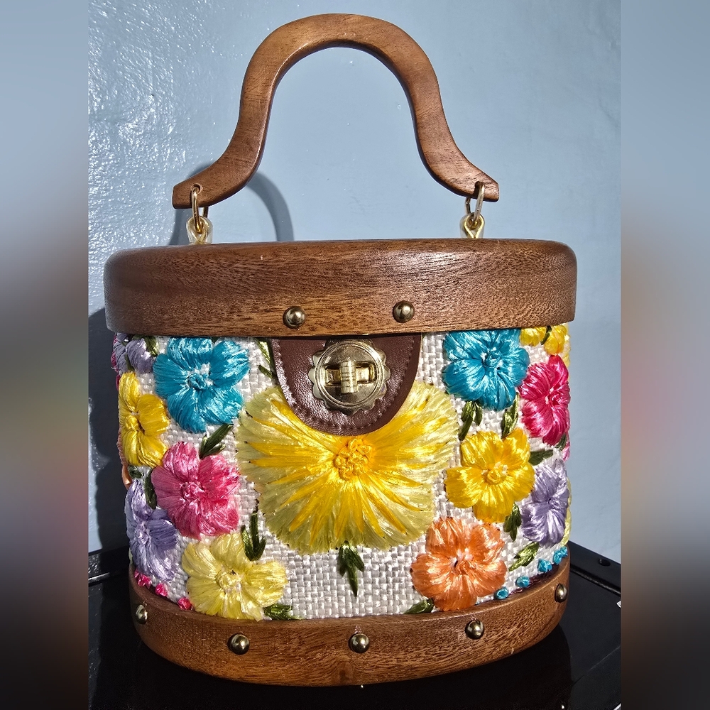 Vintage Floral Raffia Embroidered Mini Bag